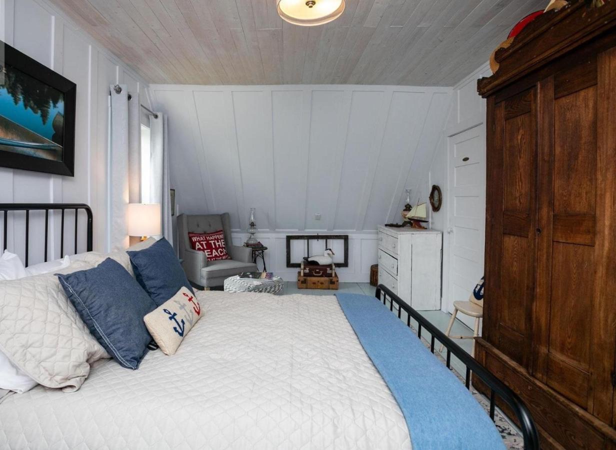 Welcome To Pinette House Holiday home Belle River