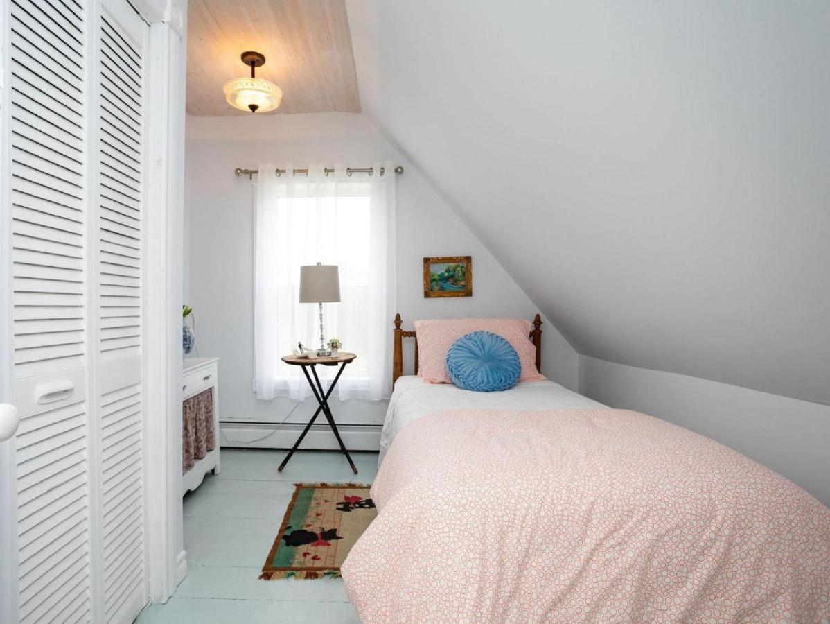 Welcome To Pinette House Belle River